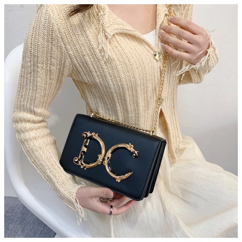 Women'S Fashion Trends Spring 2026 - 2026 New Fashion Women's Bag Chain