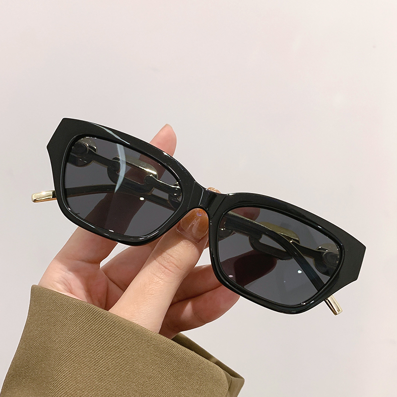 Classic Casual Sunglasses For  - Women'S Fashion Eyewear recensione e prezzo
