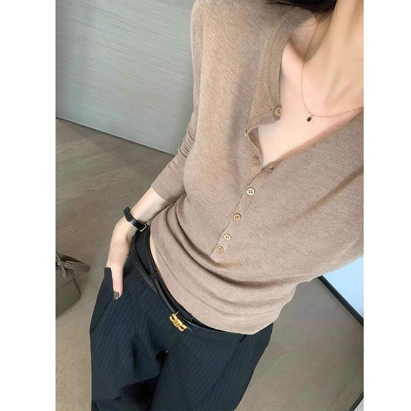 Women Long Sleeved Top V-neck  - Women Fashion Designers recensione e prezzo
