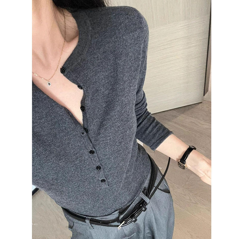 Women Long Sleeved Top V-neck  - Women Fashion Designers recensione e prezzo