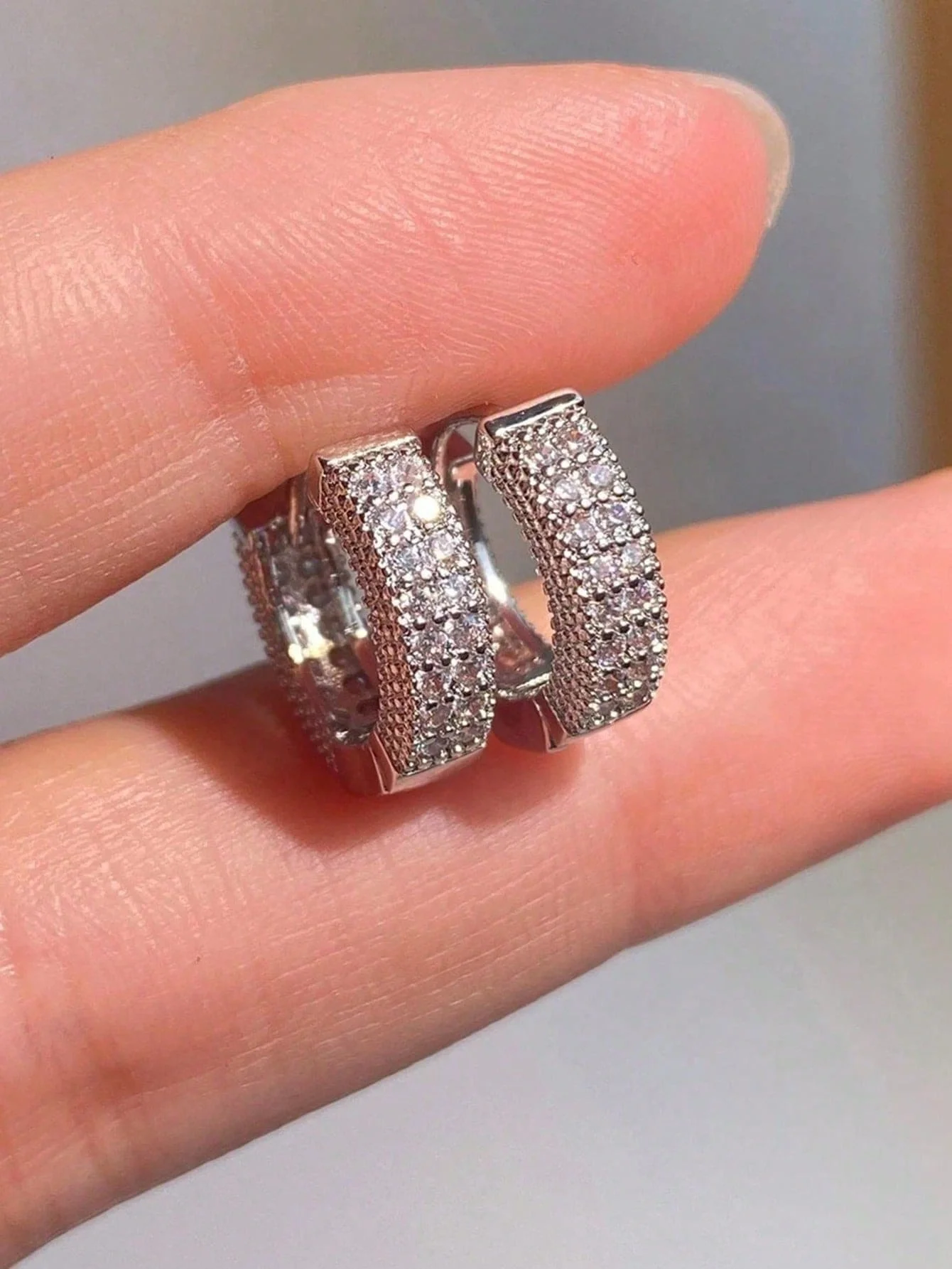 Cubic Zirconia Studded Hoop Ea - Women'S Fashion Earrings recensione e prezzo