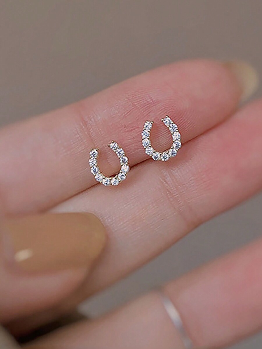 Small Horseshoe-Shaped Cubic Z - Women'S Fashion Earrings recensione e prezzo