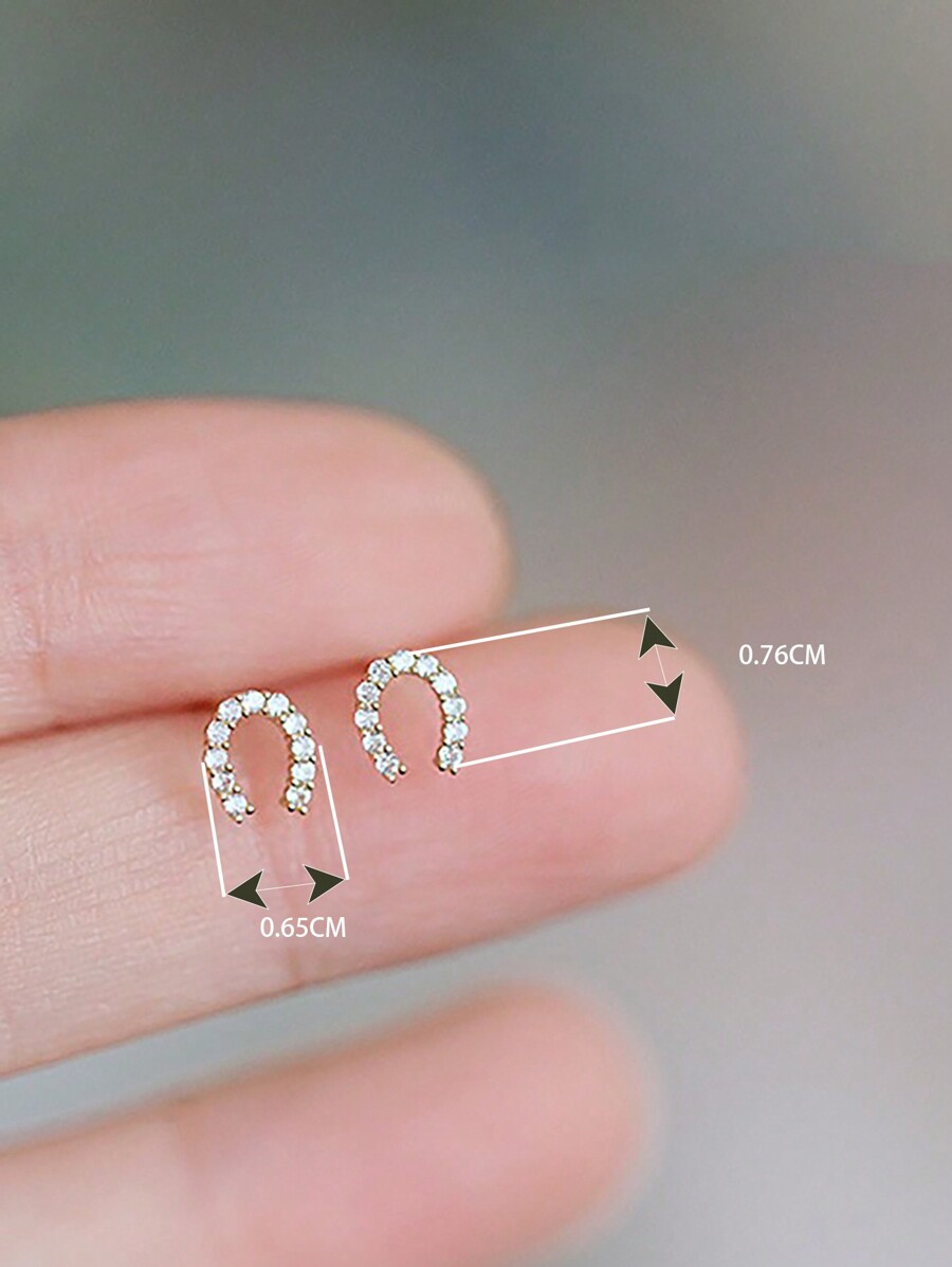 Small Horseshoe-Shaped Cubic Z - Women'S Fashion Earrings recensione e prezzo