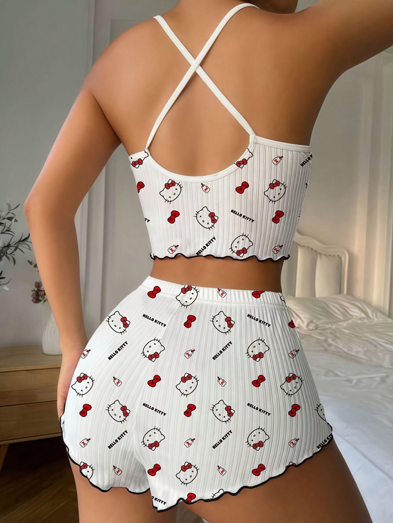 Sanrio Hello Kitty Bowknot Sus - Women'S Fashion Tops recensione e prezzo