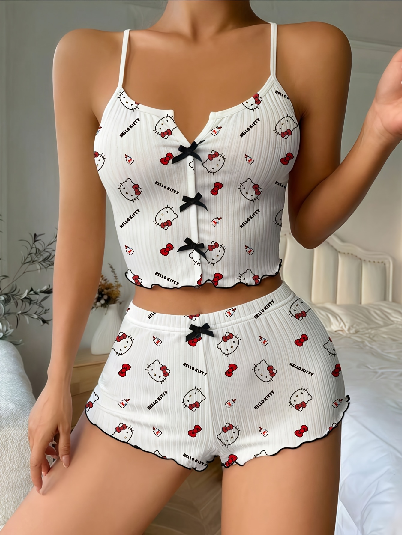Sanrio Hello Kitty Bowknot Sus - Women'S Fashion Tops recensione e prezzo