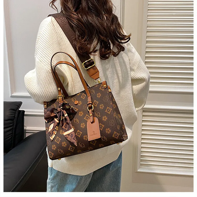 Free shipping designer Shoulde - Women Fashion Designers recensione e prezzo