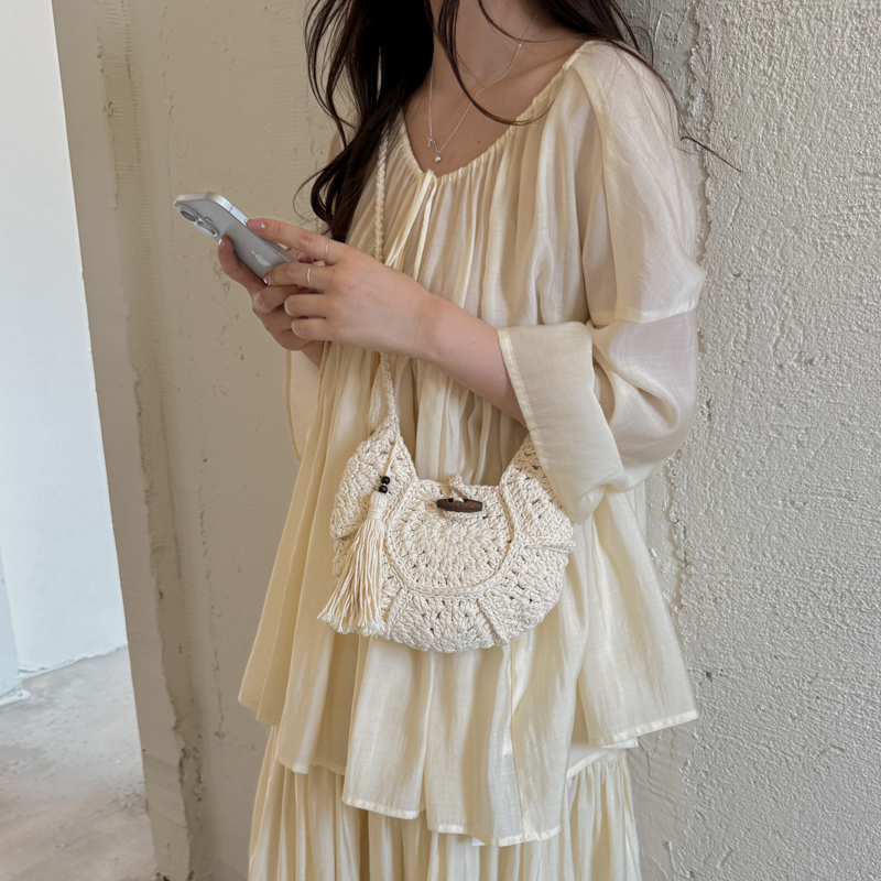 Women Small Round Hollow Hand  - Women'S Fashion Trends Spring 2026 recensione e prezzo