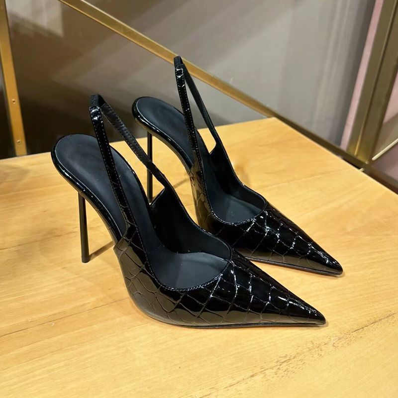 New Simple Pointed Back Hollow - Women Fashion Simple recensione e prezzo