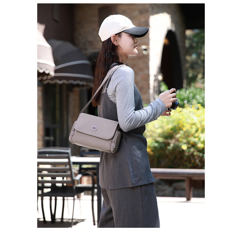 New Waterproof Nylon Bag, Tren - Crossbody Bag Women recensione e prezzo