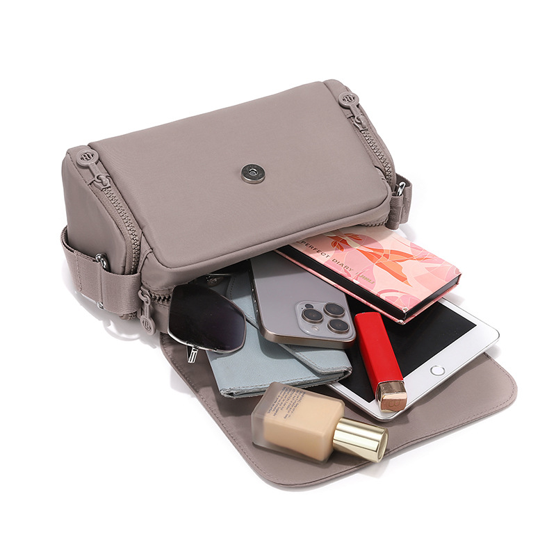 New Waterproof Nylon Bag, Tren - Crossbody Bag Women recensione e prezzo