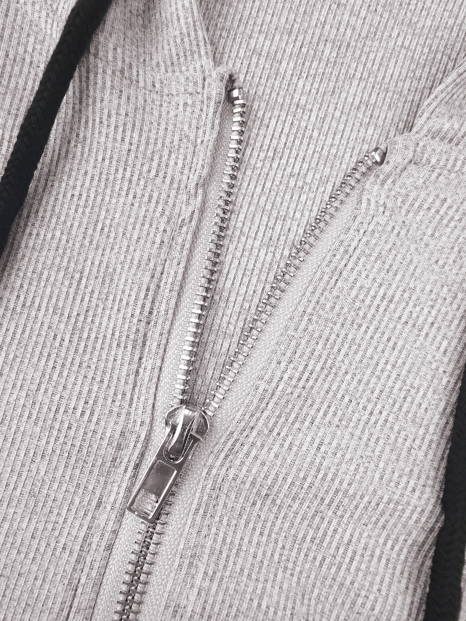 Form-Fitting Ribbed Zip-Up Hoo - High Waist Leggings recensione e prezzo